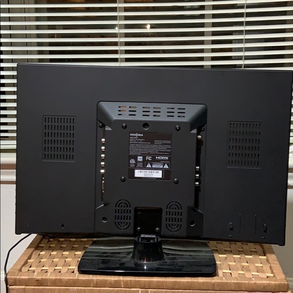 Insignia tv - Picture 2 of 2